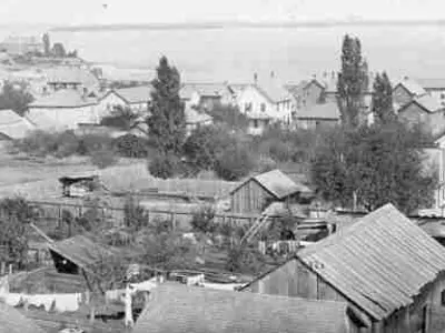 Image of Eastern view of the Lake in the Distance